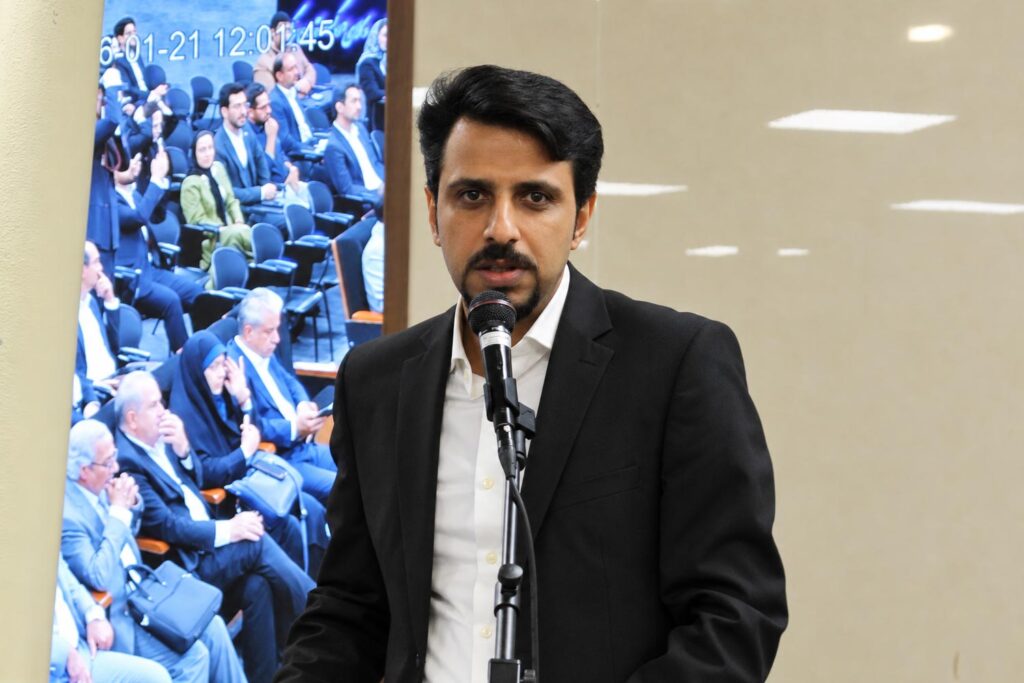 سیامک پاکباز